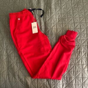 Figs Red scrubs